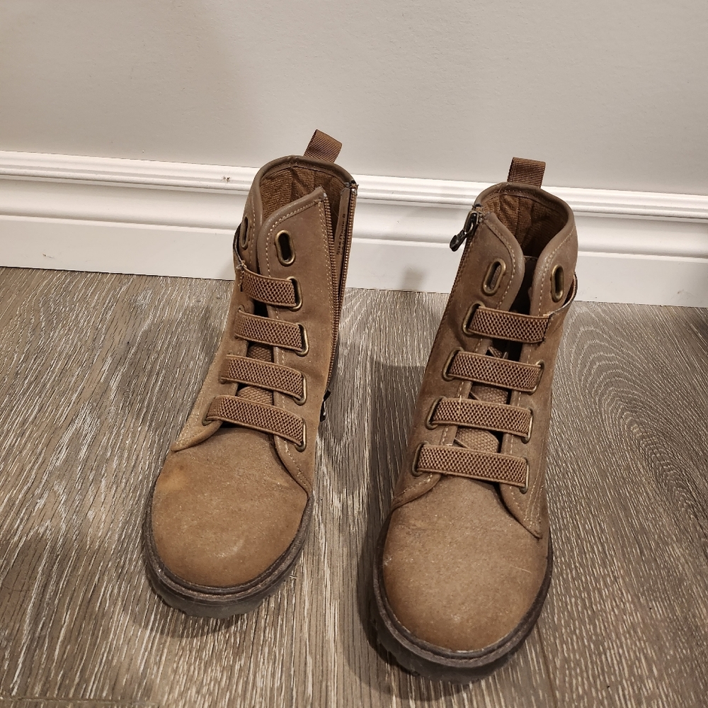 Blowfish Tan Ankle Boots, Size 8